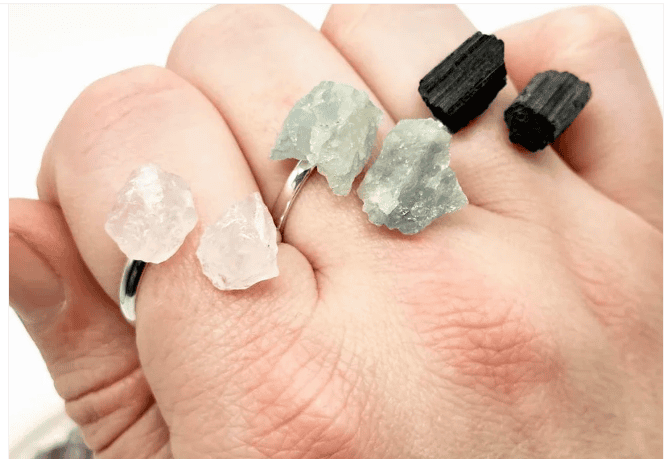 El anillo con el mineral perfecto para la protección ahora en plata 925º - Imagen 4