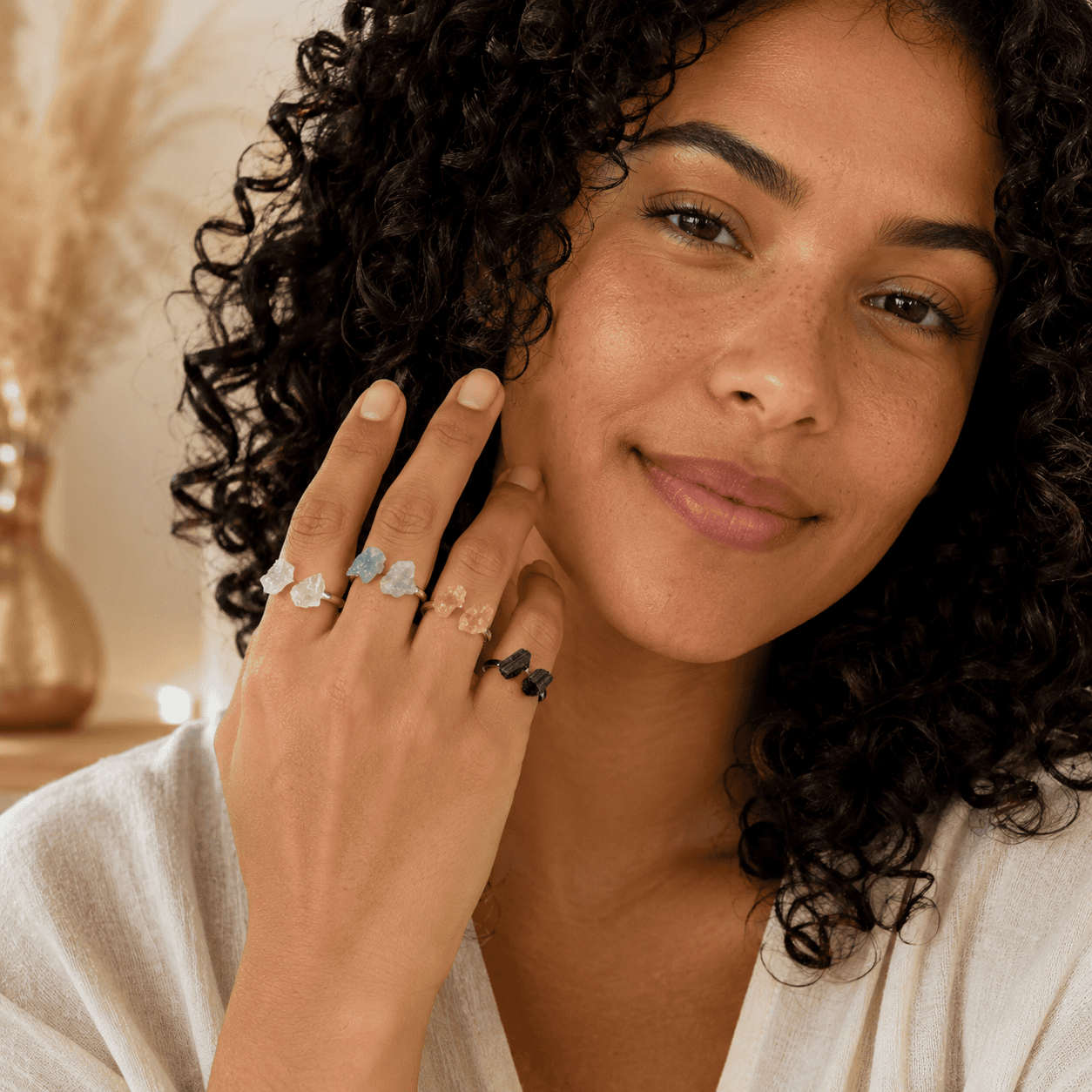 El anillo con el mineral perfecto para la protección ahora en plata 925º - Imagen 5