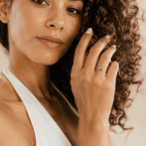 Anillo ajustable con ónix verde natural en plata 925 – Por encargo